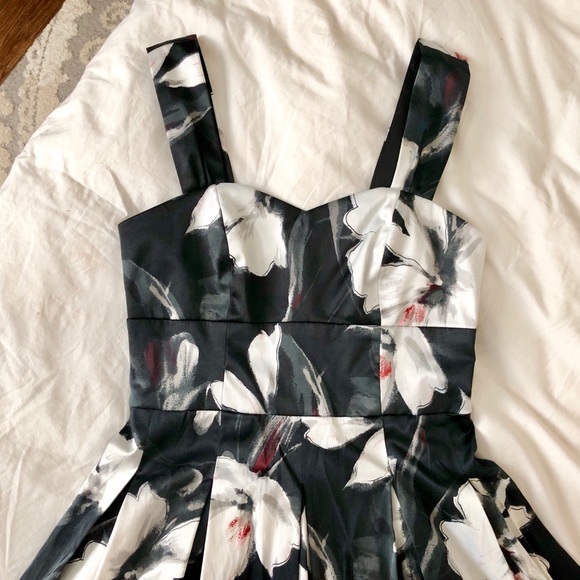 White House Black Market dress - Picture 4 of 6